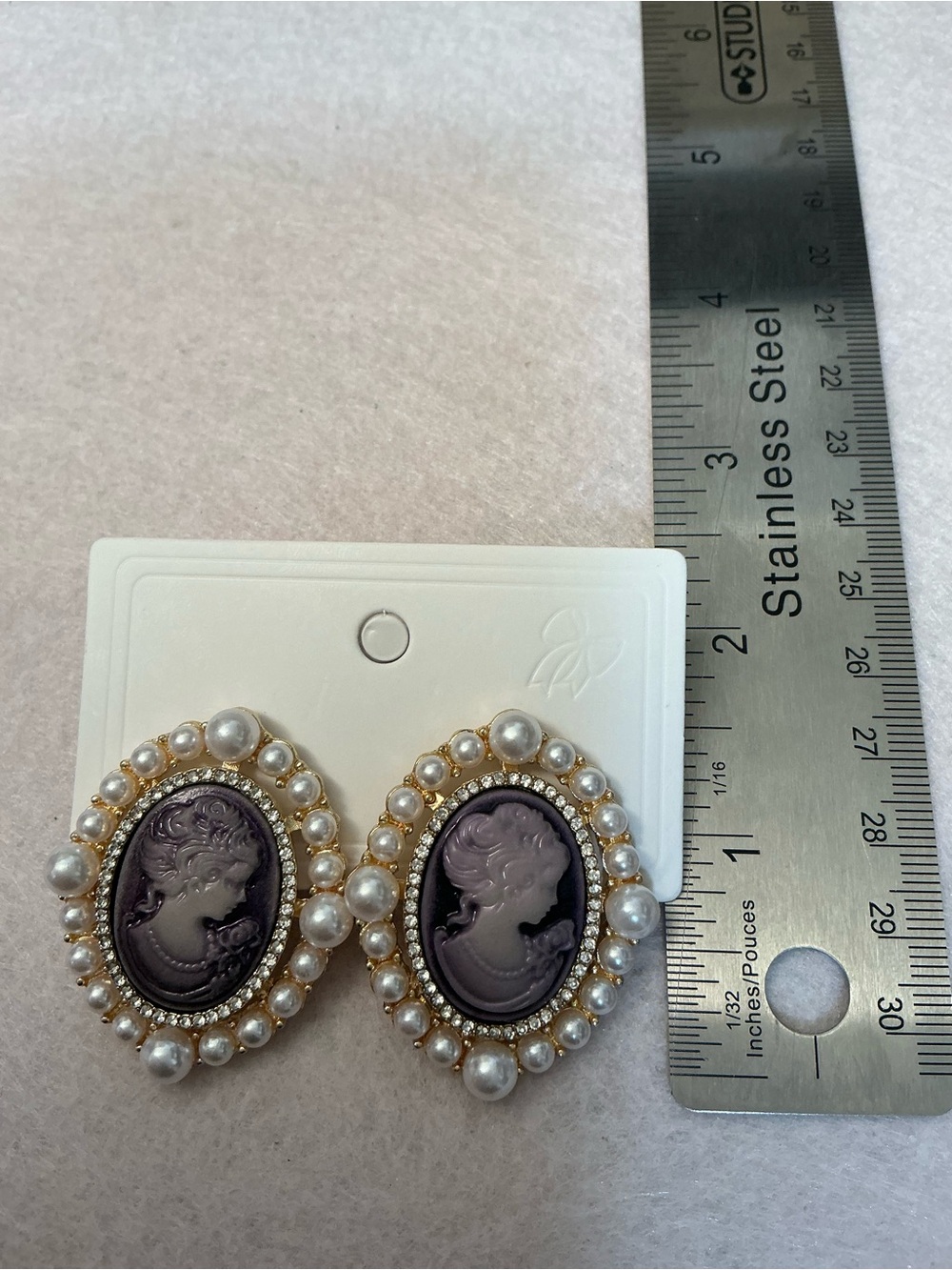 2395-101 Lavender Cameo Pearl-Trim Oval Drop Earrings - Picture 5 of 8